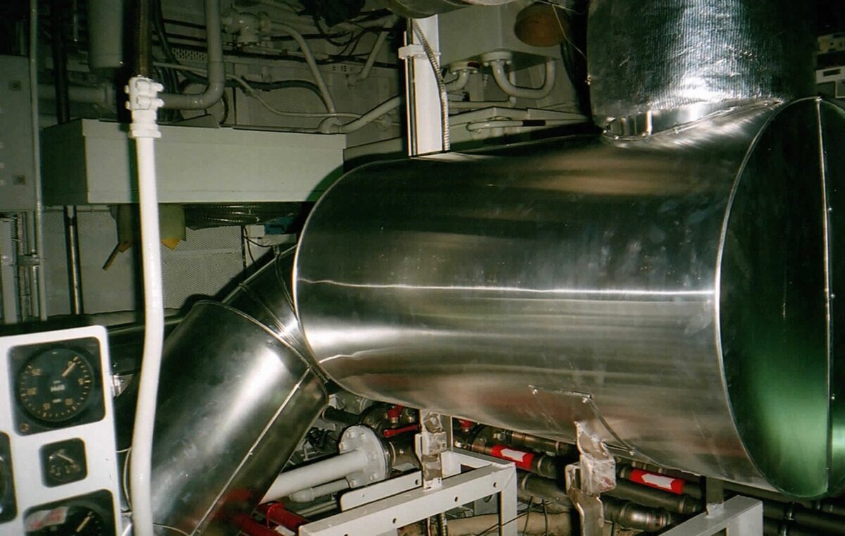 CONSTRUCTION & CONFIGURATION OF METAL CLADDING - Labrinakos Stavros